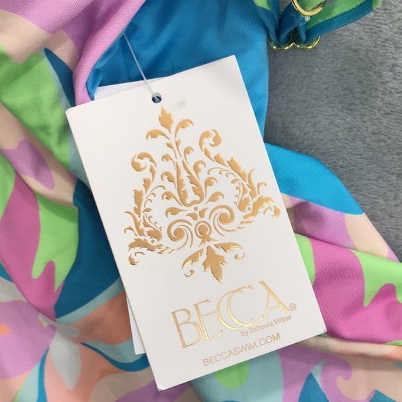 Becca Nostalgic Plunge One Piece Swim Suit Size Small New - Picture 4 of 9